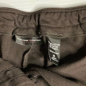 New York & Company Womans Capri Dark Brown